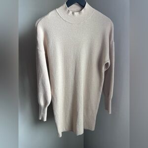Abercrombie & Fitch Men's Beige Crewneck Sweater